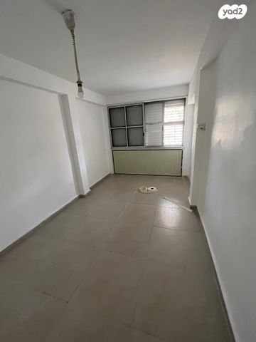 שדרות הרצל 42