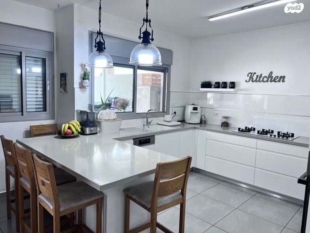 גג/ פנטהאוז, שדרות רפאל סויסה 5, בר לב, מזכרת בתיה