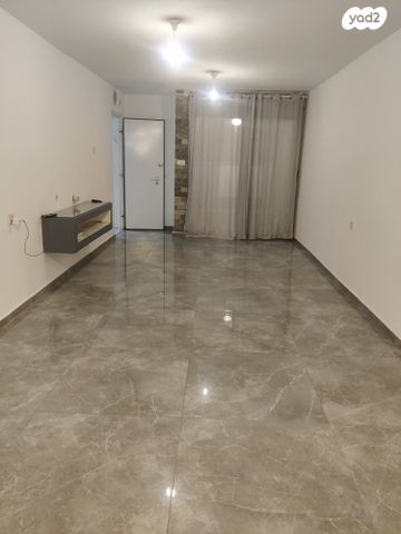 גבעת התחמושת 10