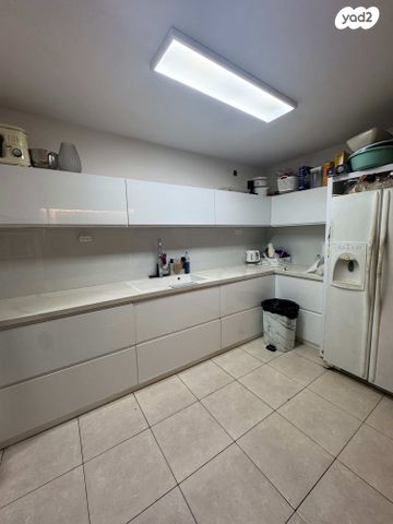 שדרות ירושלים 35