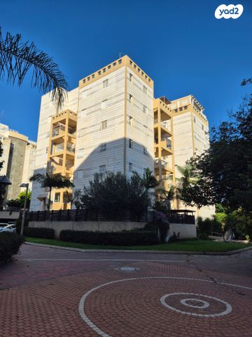 דירה, הר הצופים 29, רחובות ההולנדית, רחובות