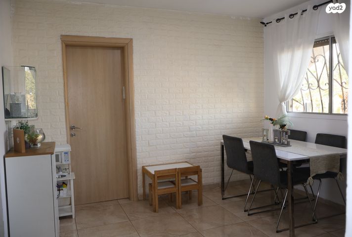 מבוא הגבים 18