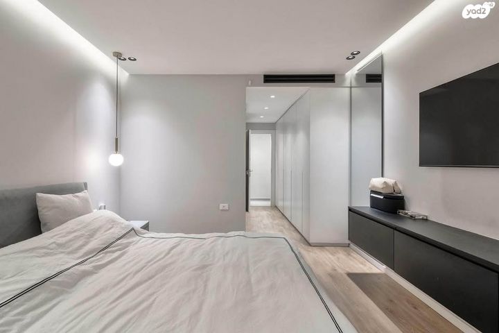 שרה אהרונסון 30