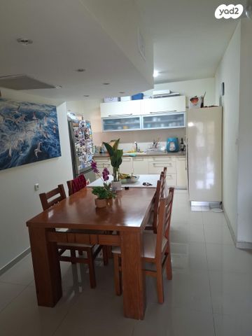 דירה, לוחמי הגטאות 12, צור שלום, קרית ביאליק