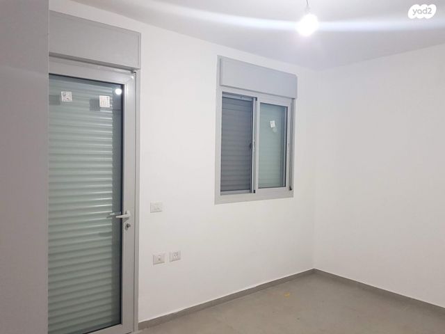 דירה, שדרות הרב עובדיה יוסף 10, אחיסמך, לוד