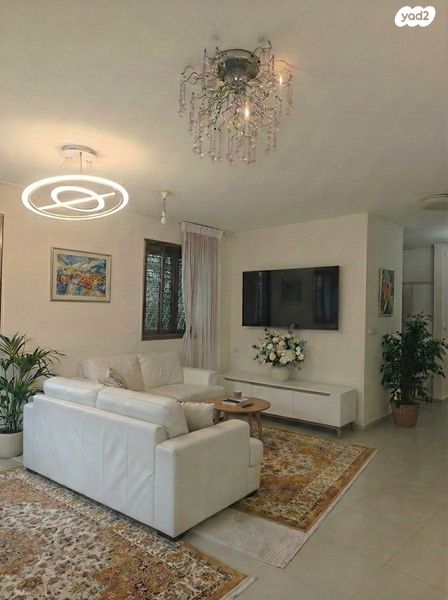 בית פרטי/ קוטג', יוסף לוין 11, נווה עוז, פתח תקווה