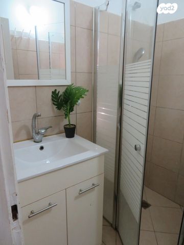 דירה, הרב מיימון 42, נווה שאנן, חיפה