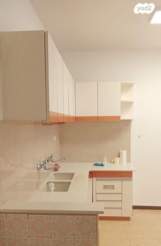 דירה, הרב הרצוג 24, מוצקין הותיקה, קרית מוצקין