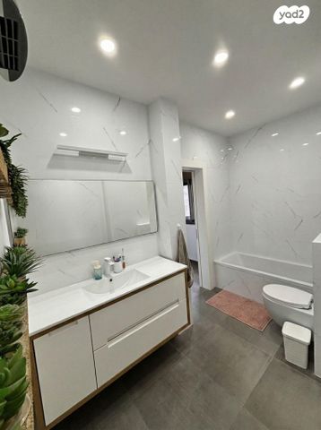 דו משפחתי, כצנלסון 4, מוצקין הותיקה, קרית מוצקין