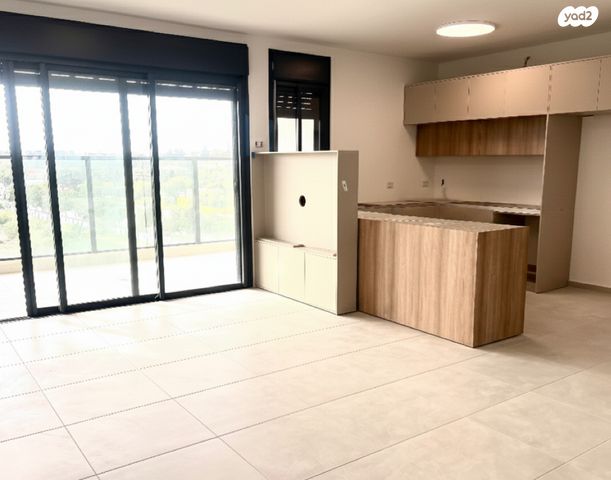 לאה גולדברג 16