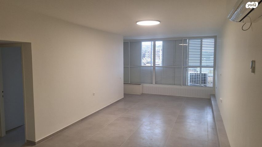 ד"ר אברהם אליהו הרכבי 5