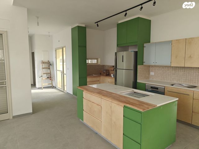 בית פרטי/ קוטג', דרך המייסדים 1, לוחמי הגיטאות, לוחמי הגיטאות