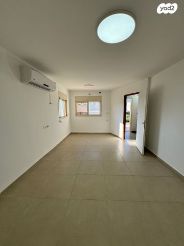 דירה, שדרות אבא חושי 1, עספיא, עספיא