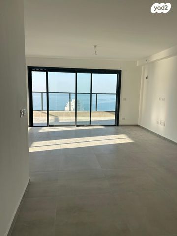 דירה, אמנון ליפקין שחק 3, נוף הטיילת, נתניה