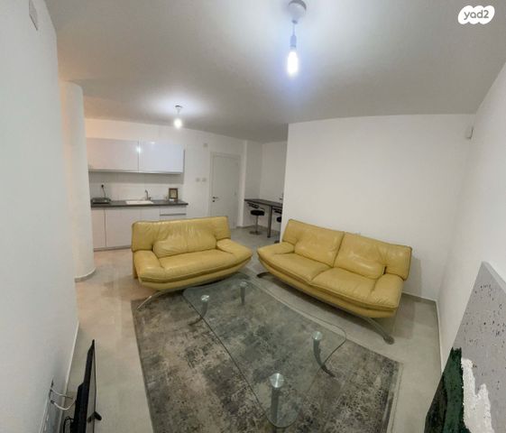 מרתף/ פרטר, יאנוש קורצ'אק 10, רובע ט"ו, אשדוד