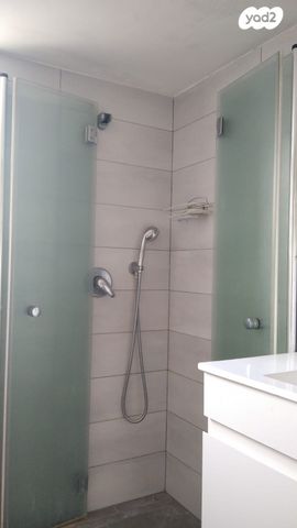 דירה, הראב"ע 10, נווה רם, שיכון מזרחי, רמת גן