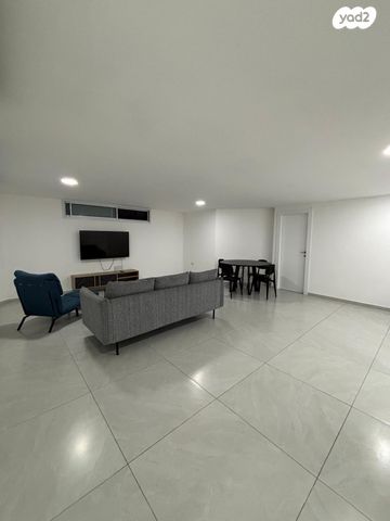 דירה, חטיבת גבעתי 8, גלי הים, נתניה