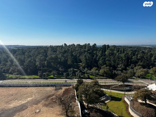 דירה, לוטם 35, הפרחים, חריש