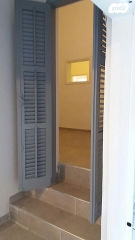 דירה, ארלוזורוב 61, הדר עליון, חיפה