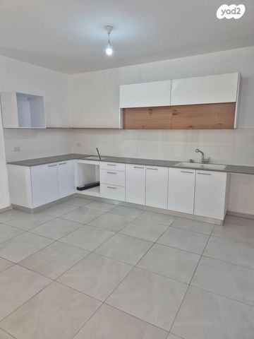 דירה, רח 600 6, בני ברק צפון, בני ברק