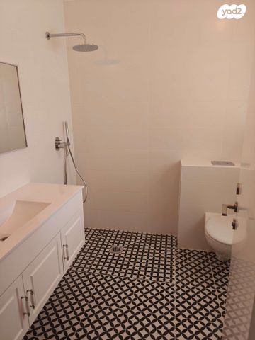 דירה, לוי אשכול 24, מרכז דרום, רעננה