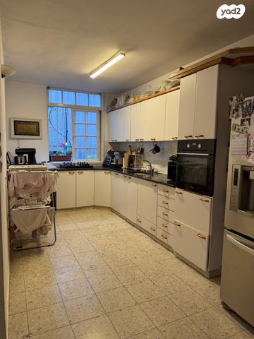 דירה, מעלה הצופים 33, שכונת חשמונאים, מרכז העיר א, רמת גן