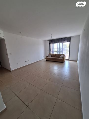 דירה, גפן 55, החורש, חריש