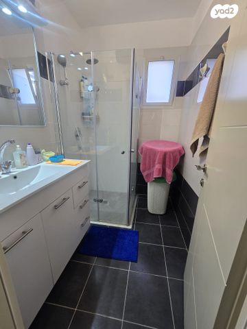 דירה, לוי אשכול 21, נאות שקד, נתניה