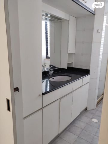 דירה, הרב מיימון 11, רסקו א', חולון