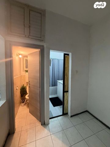 דירה, ביאליק 1, שכונת חשמונאים, מרכז העיר א, רמת גן