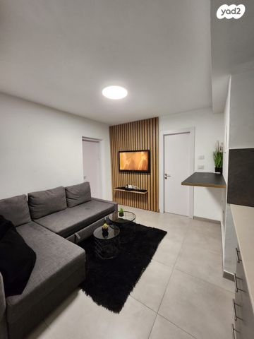 דירה, מאיר פיינשטיין 2, ארמון הנציב, תלפיות מזרח, ירושלים