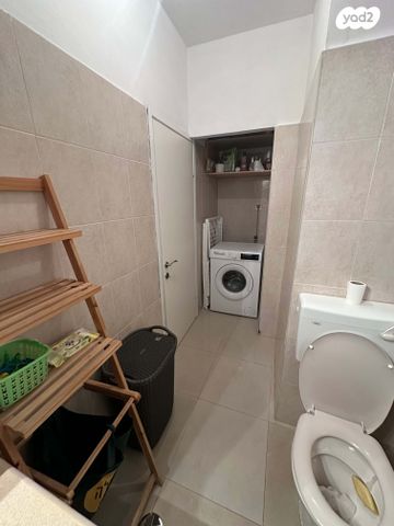 דירה, הרב עוזיאל 24, לב העיר, בת ים