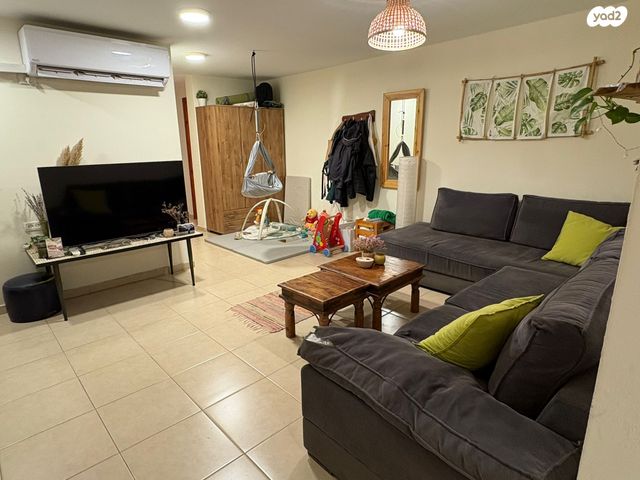 דירה, שדרות אבא חושי 111, עספיא, עספיא