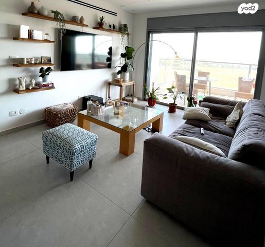 דירה, חרמון 16, נאות שז"ר, יבנה