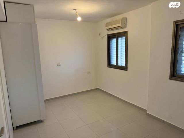 דירת גן, שמעון דובנוב 1, מפדה אזרחי, חולון