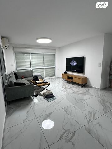 דירה, משה דיין 7, נווה סביון, אור יהודה