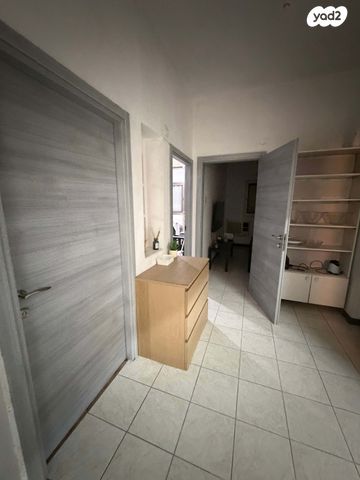 דירה, ביאליק 1, שכונת חשמונאים, מרכז העיר א, רמת גן