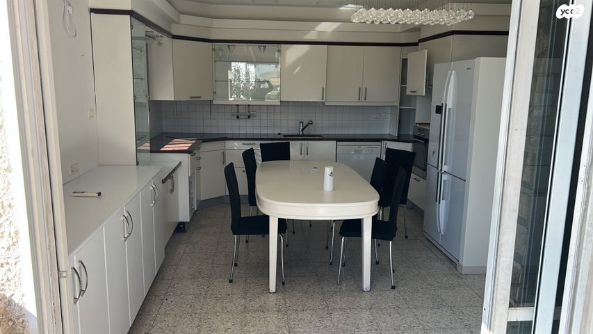 חומה ומגדל 30