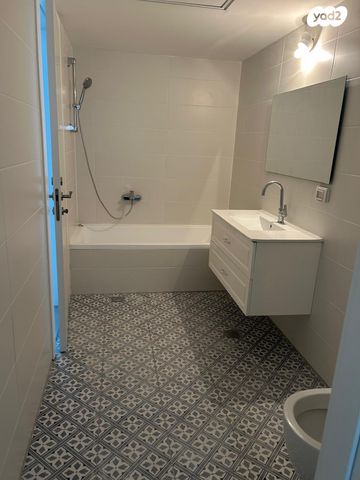 דירה, אמנון ליפקין שחק 3, נוף הטיילת, נתניה