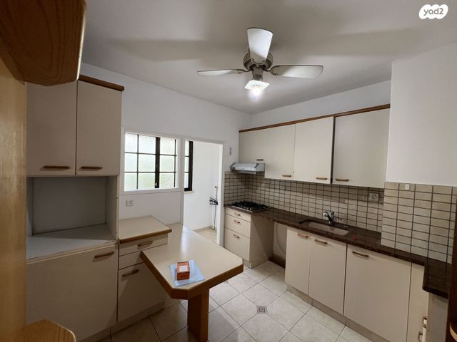 דירה, בן גוריון 15, מרכז דרום, רעננה