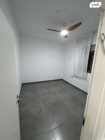 דירה, יהושוע אזולאי 3, נווה שרון / שער העיר, נתיבות