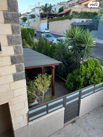 דירת גן, דובדבן 56, מורדות טבריה, טבריה