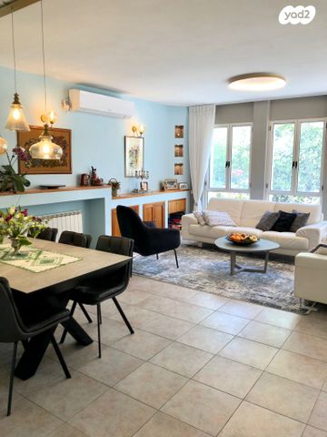 בית פרטי/ קוטג', מגיני הגוש 102, אלון שבות, אלון שבות