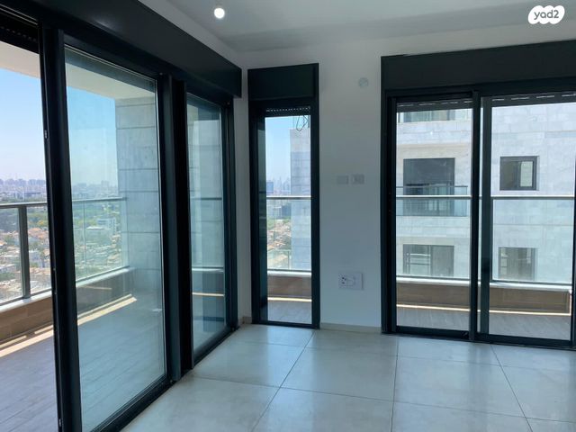 דרך זאב ז'בוטינסקי 8