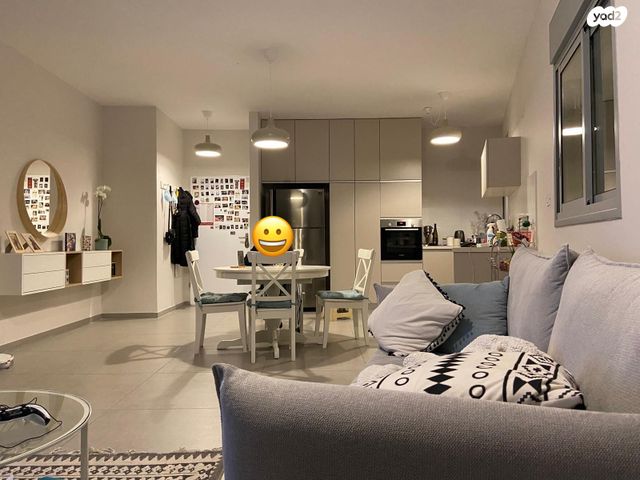 דירה, קריניצי 82, שכונת בן גוריון, מרכז העיר ג', רמת גן