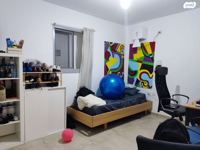 דירה, הקהילה 18, בצוותא, חריש