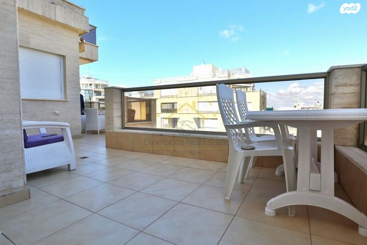 גג/ פנטהאוז, שדרות ירושלים 12, מרכז העיר דרום, נתניה