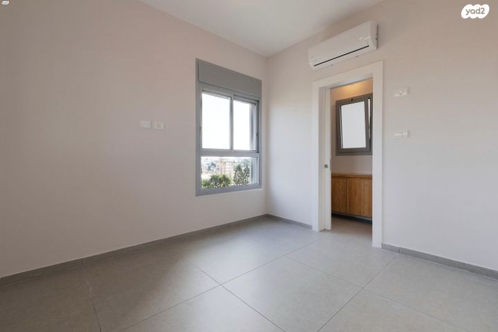 דירה, קריניצי 82, שכונת בן גוריון, מרכז העיר ג', רמת גן