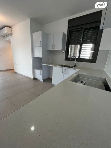 דירה, לוטם 35, הפרחים, חריש