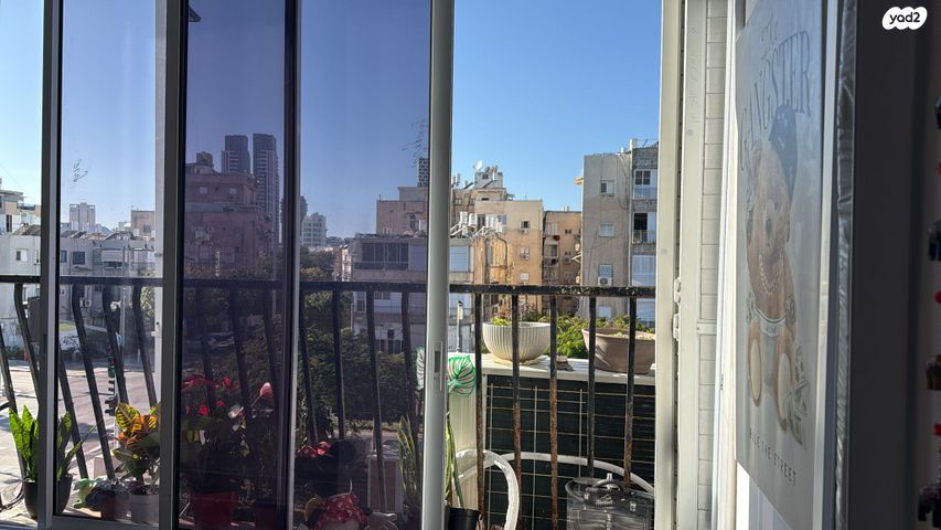 יחידת דיור, שדרות העצמאות 56, ניצנה, בת ים